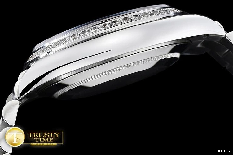 0223 RDD0207F – DayDate Compact 677